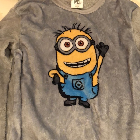 sweater minions